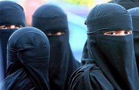 В Бельгии вступает в силу закон о запрете на ношение паранджи