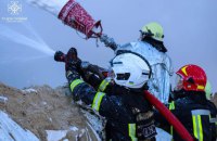 Рятувальники Черкащини та Київщини ліквідували пожежі, спричинені ранковими ракетними ударами, – МВС