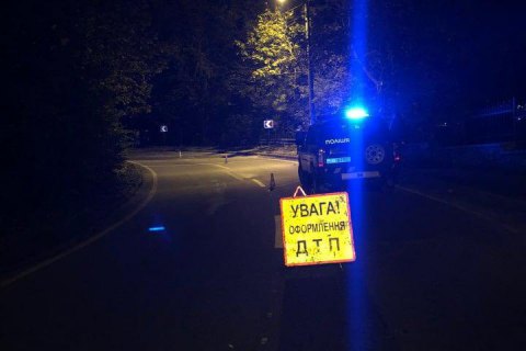 В Яремче автомобиль слетел в пропасть: два человека погибли, трое в больнице