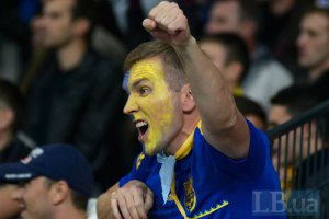 Харьковские фанаты устроили шествие перед матчем Украина-Польша
