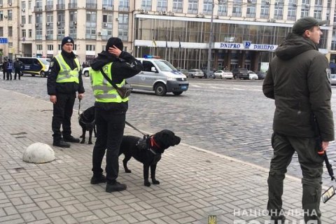 Полиция усилила меры безопасности в центре Киева