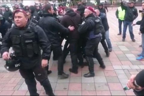 Полиция вывела из-под Рады главу киевской ячейки "Нацкорпуса" Филимонова