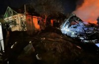 Російський дрон атакував житловий район Харкова, є пошкодження
