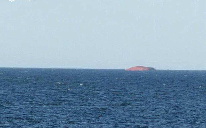 Біля Одеси затонуло торговельне судно, яке 19 липня атакувала Росія