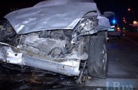 В Киеве Ford протаранил Jaguar и загорелся