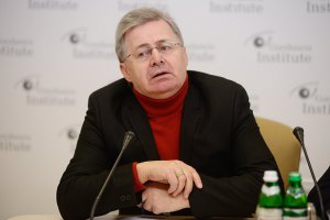 Реформировать Конституцию нужно после наведения порядка в Украине, - Мусияка