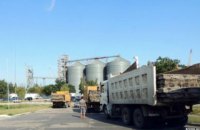 Оккупанты в Крыму разбирают взлетную полосу военного аэродрома