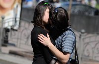 Большинство украинцев имели первый секс в 16-18 лет, - исследование