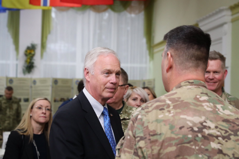 РФ відмовила у в'їзді сенатору США з проукраїнськими позиціями