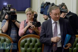 Єфремов припустив, що у Путіна болить голова через Україну