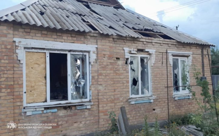 Ворог атакував АЗС, будинки і школу в Дніпропетровській області 
