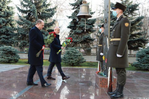 До України приїхав міністр оборони Британії
