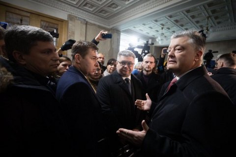 Адвокат: сегодняшний допрос Порошенко в ГБР был одним из самых абсурдных за всю мою карьеру