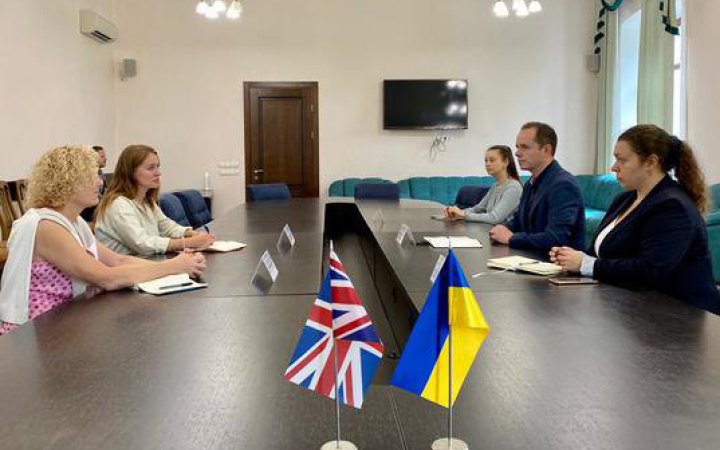 Великобританія допомагатиме Україні відновлювати систему охорони здоров’я