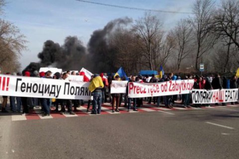 СБУ увязала перекрытие трассы у границы с Польшей с обстрелом консульства в Луцке (обновлено)