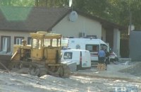 Строительная плита задавила насмерть рабочего в киевском яхт-клубе