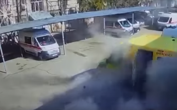 Ким показал видео вчерашнего удара по детской больнице в Николаеве
