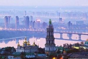 ​В Лавре запретили кормить птиц