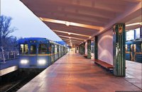 "Красная" ветка киевского метро стояла из-за задымления на рельсах