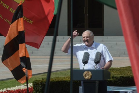 Лукашенко привів армію у повну бойову готовність
