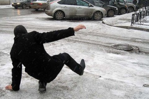 За последние сутки в травмпункты обратилось более тысячи киевлян