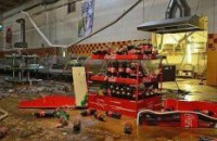 Вооруженные мародеры грабят магазины в Енакиево