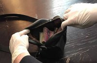 Врио замначальника Львовской таможни задержали при получении $15 тыс. взятки