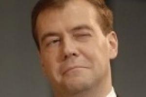 Медведев критикует Украину и Прибалтику за прославление "нацистских приспешников" 