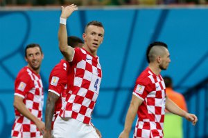 Группа А: Хорватия "отгондурасила" Камерун