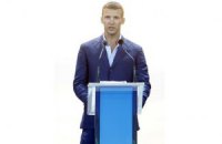 Шевченко учит украинский язык