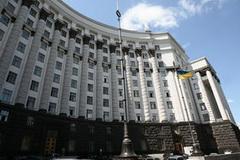Янукович уволил двух вице-премьеров