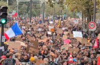 У Франції та Іспанії відбулися масові протести: у Парижі вийшли 110 тисяч людей