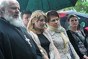 Людмила Янукович раздавала шоколадки на юбилее Прокофьева