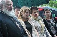 Людмила Янукович раздавала шоколадки на юбилее Прокофьева