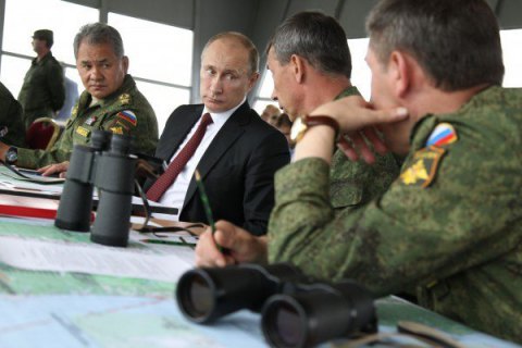 Путин призвал крупные предприятия быть готовыми увеличить выпуск военной продукции