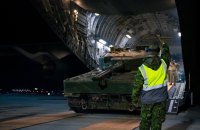До Польщі прибув перший канадський танк Leopard 2 для України