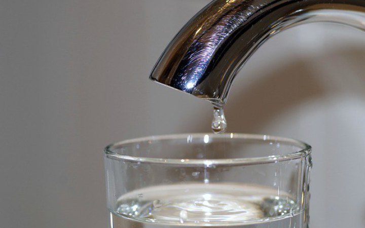 У частині Києва через обстріл немає води