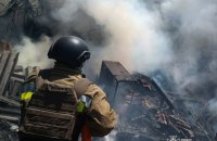 На Миколаївщині через обстріли РФ постраждали 5 людей, пошкоджено судно, школу та АЗС
