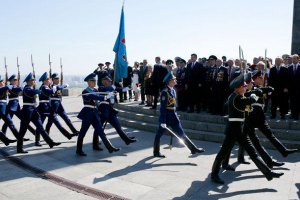 Нацсовет просит телеканалы объявить минуту молчания в честь освободителей Киева 