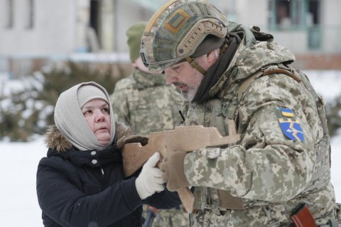 Зеленский дал две недели на доукомплектацию терробороны в ряде областей