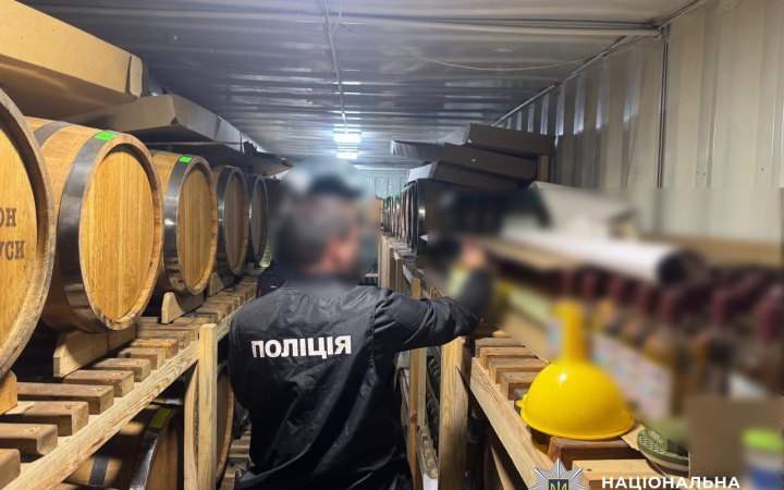 На Сумщині ліквідували підпільні виробництва та мережу збуту алкоголю