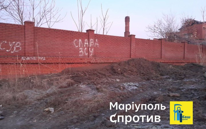 У Маріуполі під обстріл потрапила казарма російських окупантів