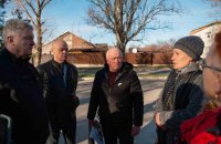 Порошенко зустрівся у Херсоні з бійцями тероборони, які вели бій з росіянами у Бузкову парку