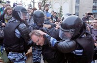 На двух участников митинга в Москве завели уголовное дело