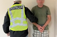 ​У Києві чоловік кинув гранату в багатоповерхівку, постраждала перехожа