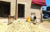 Заступник командира військової частини у Львівській області примушував підлеглих будувати йому хату