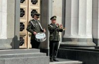 Возле здания Верховной Рады нацгвардейцы снова будут нести Почетный караул
