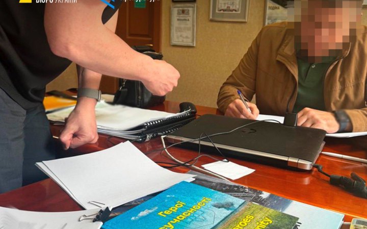 Посадовця дорожньої служби Львівщини підозрюють у нецільовому використанні 94 млн грн