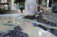 Из-за ночного ливня в Киеве на Почтовой площади снова подтопило раскопки