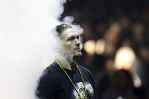 Промоутер назвал дату следующего боя Усика